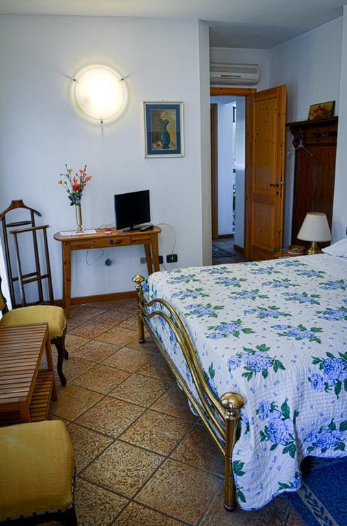 Bed & Breakfast Il Giardino Baricella Exterior foto
